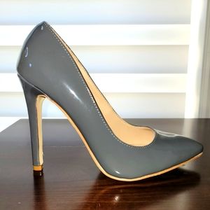 Grey Pump Highe Heels wide